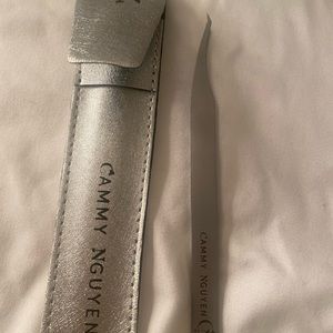 Classic Tweezer from CAMMY NGUYEN